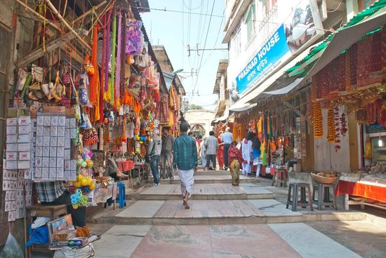 shops on the way to kamakhya temple